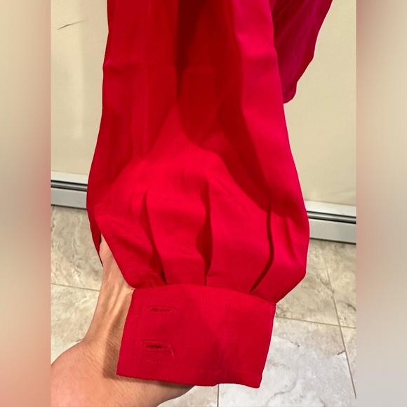 Jones New York Red Light Blouse Hidden Buttons. 1 Pocket & Pleated Side.Sz 8 - Picture 6 of 14